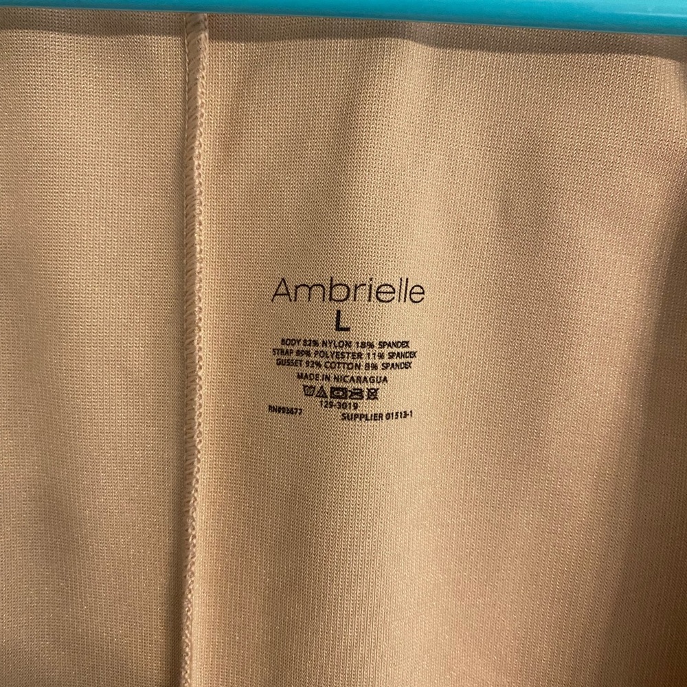 Ambrielle ladies undergarment. Size large - Picture 3 of 3
